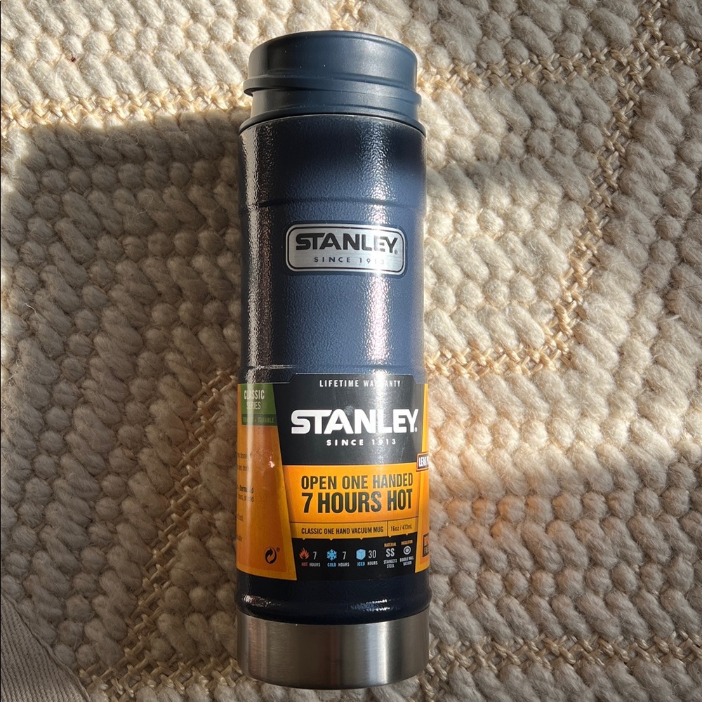 Stanley Classic One Hand Push Button Vacuum Mug - Discontinued NAVY NOS